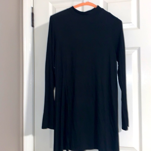 Lulu’s black long sleeve blouse slit in front. Size Medium - Picture 2 of 5